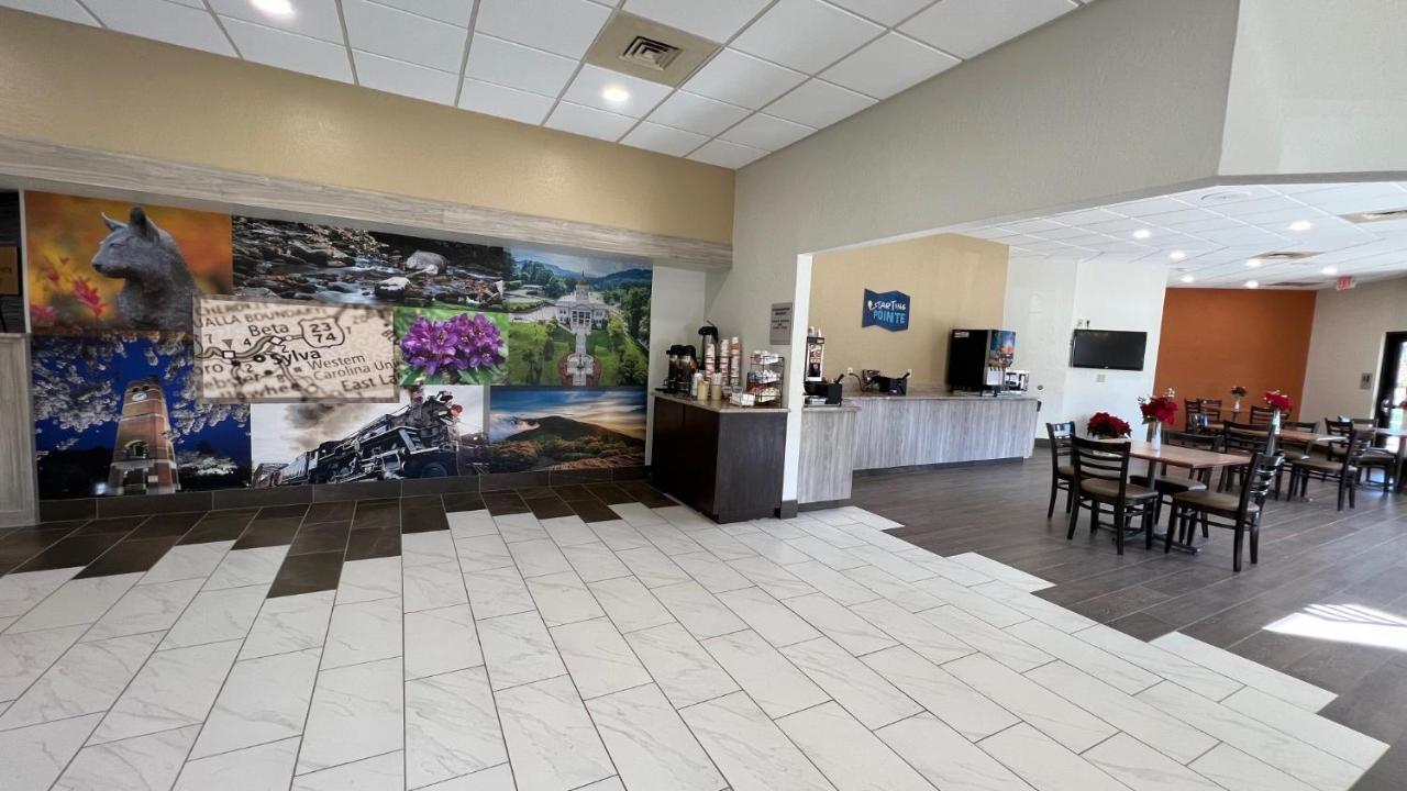 Clarion Pointe Sylva Near Cherokee Area Dillsboro Exterior photo
