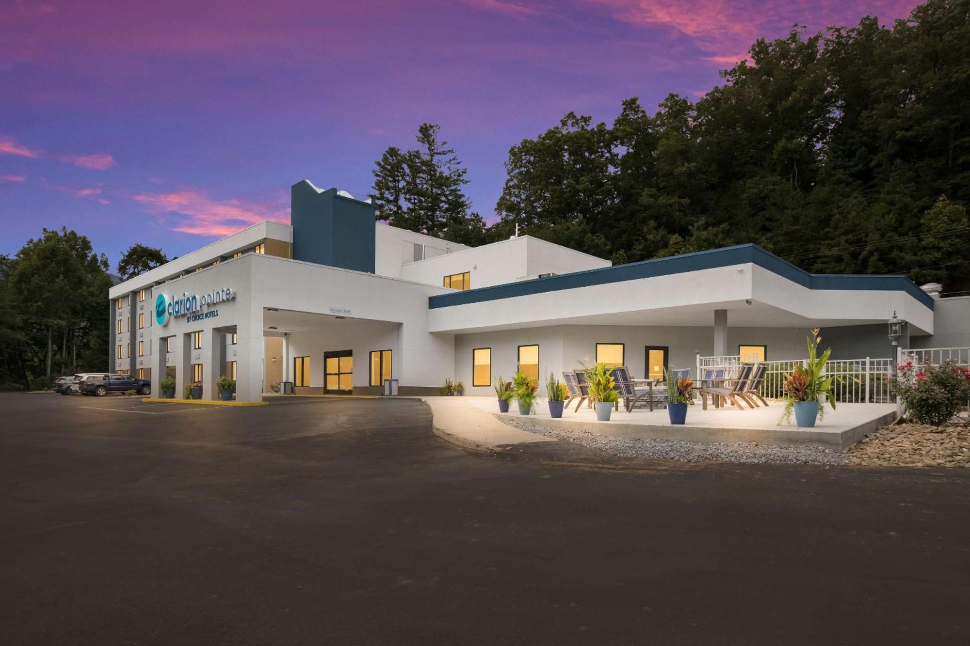 Clarion Pointe Sylva Near Cherokee Area Dillsboro Exterior photo
