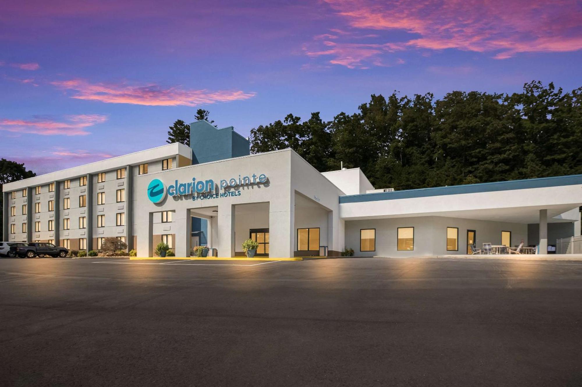 Clarion Pointe Sylva Near Cherokee Area Dillsboro Exterior photo