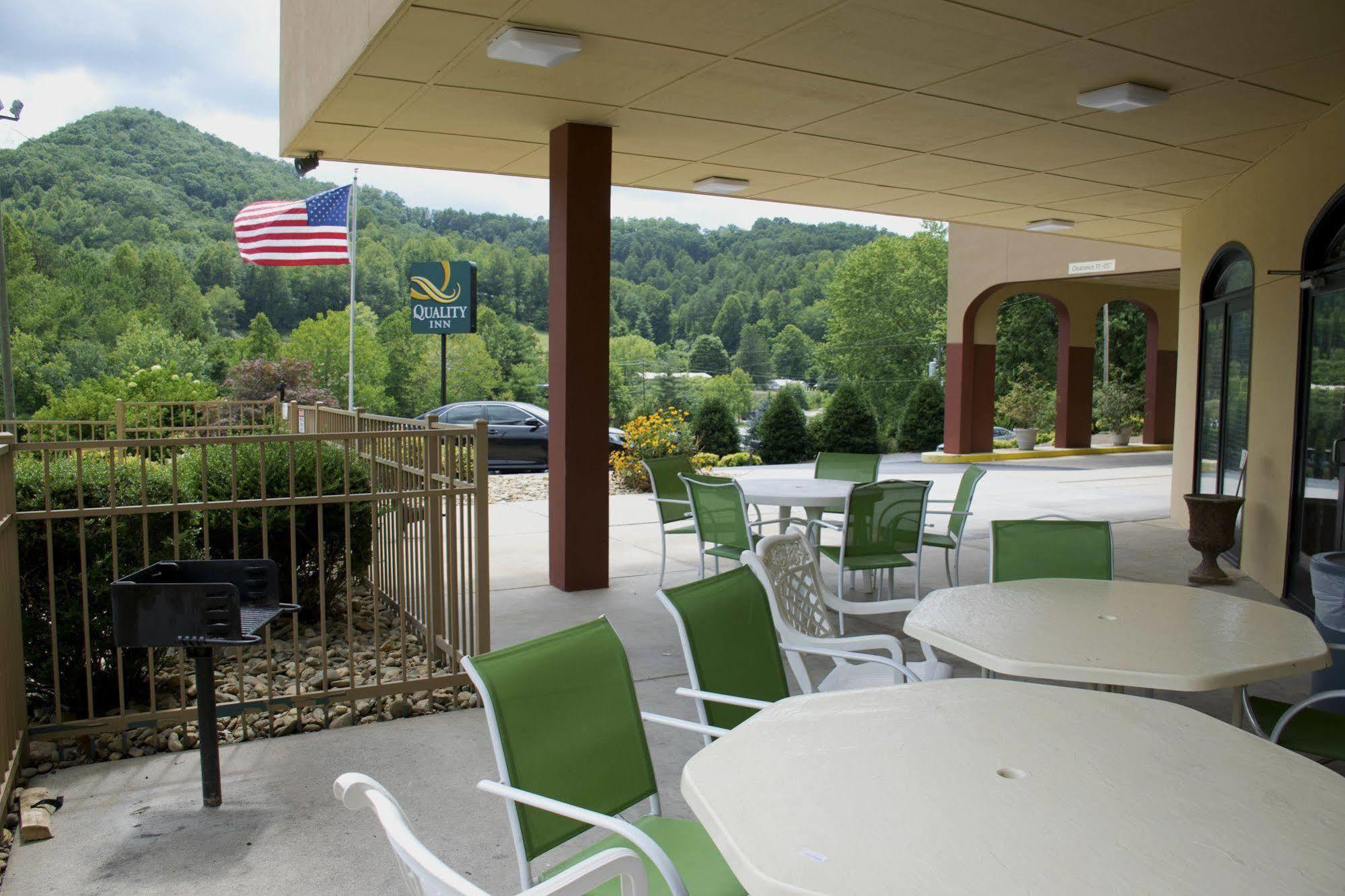 Clarion Pointe Sylva Near Cherokee Area Dillsboro Exterior photo